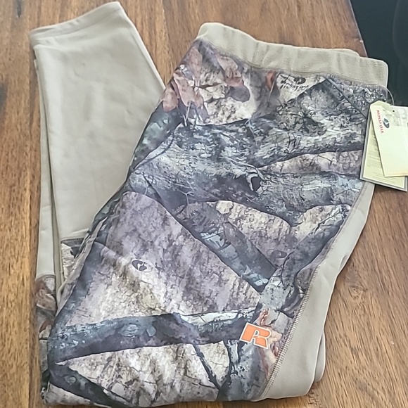 Mossy Oak Other - Mossy Oak Hunting Camo Pants Size 2XL Wind blocking